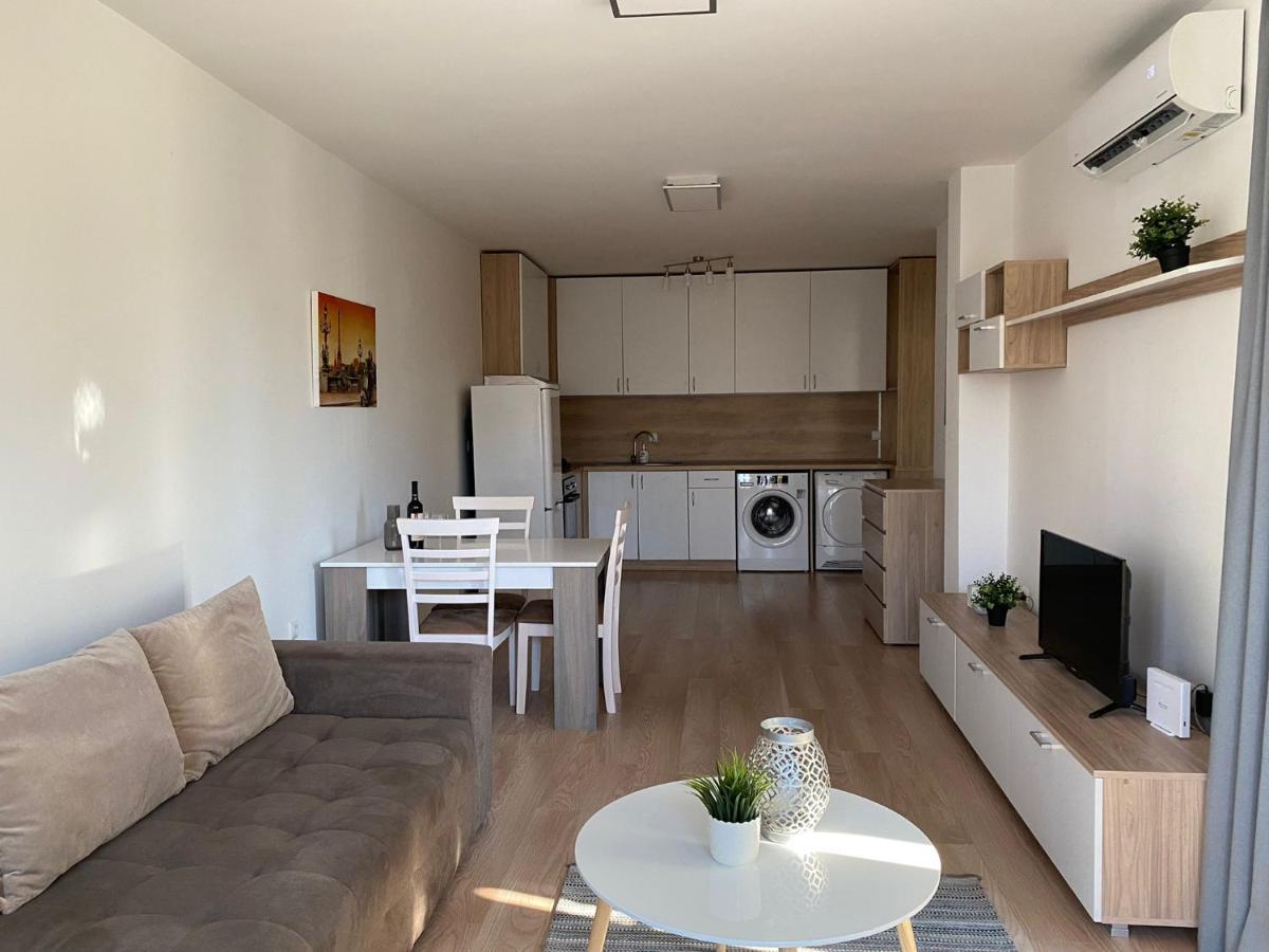 Brand New Apartment With Outdoor Swimming Pool Varna Ngoại thất bức ảnh