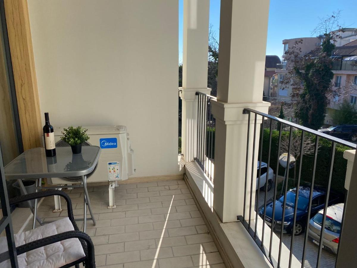 Brand New Apartment With Outdoor Swimming Pool Varna Ngoại thất bức ảnh
